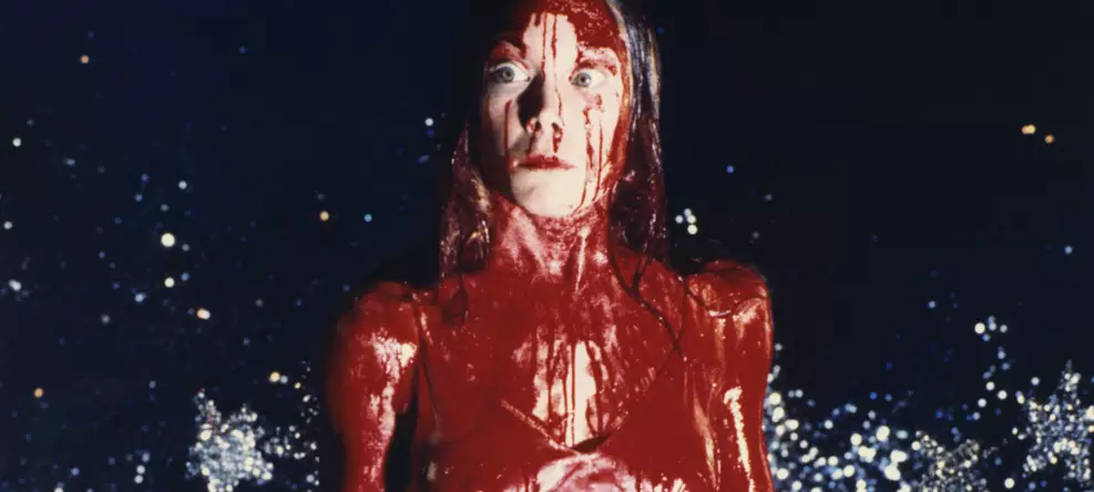 O Mestre do Horror Voltou! Atriz Deixa Escapar Data de Estreia da Série ‘Carrie’ de Mike Flanagan e Promete: “Vocês Vão Adorar”